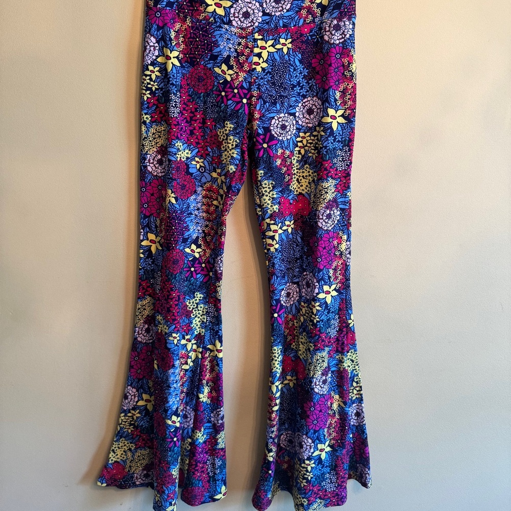 80s flare leggings with floral print